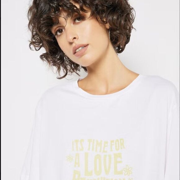 Charlie Holiday Anthropologie Love Revolution boyfriend Tee size 4 NWT - Picture 1 of 14